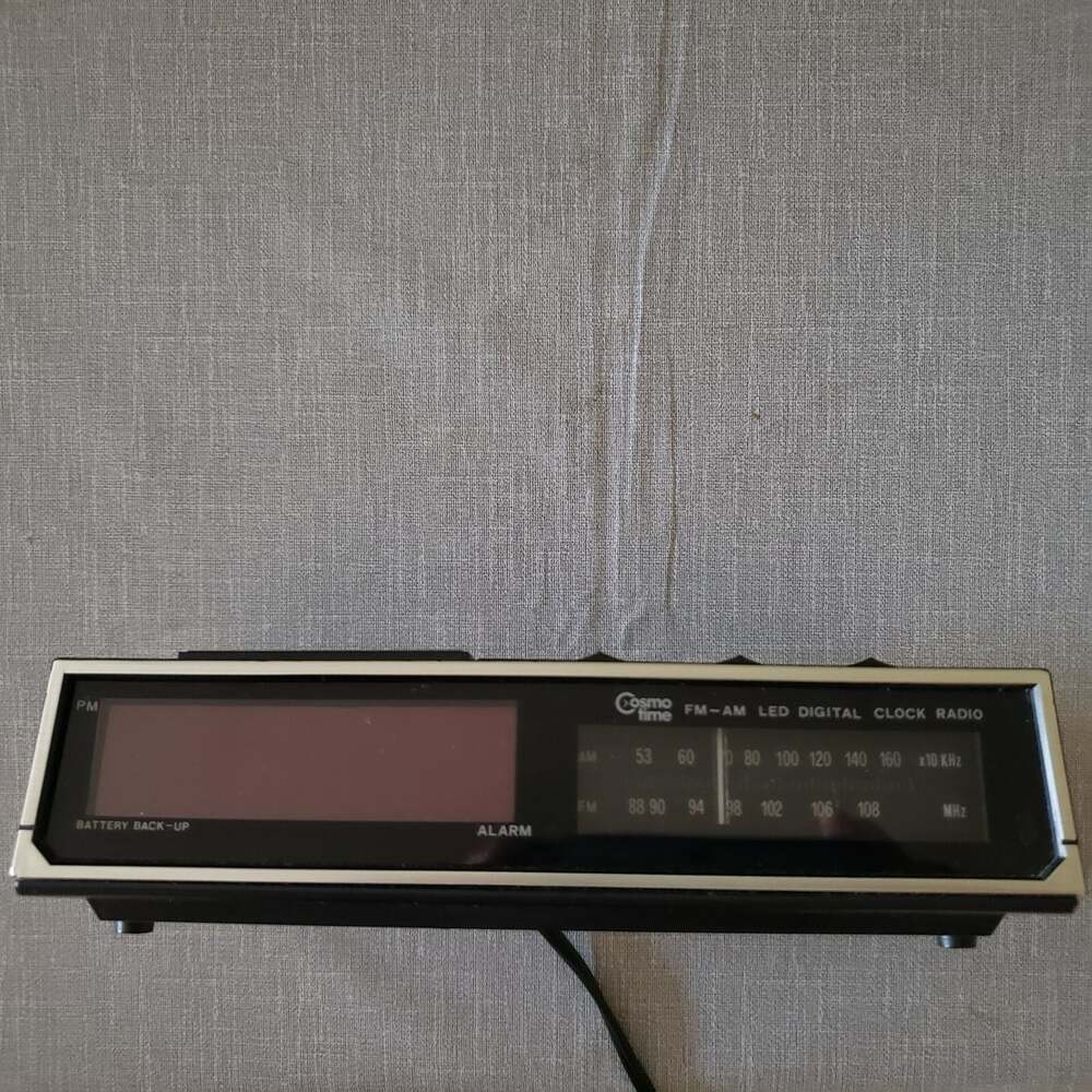 VTG Cosmo AM-FM LED Digital Clock Radio (Model CR 2002)
